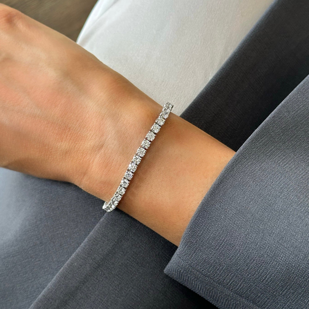 
                  
                    Classic Round Diamond Tennis Bracelet
                  
                